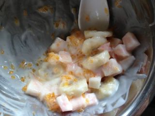 5、早餐水果沙拉,酸奶和水果搅拌均匀