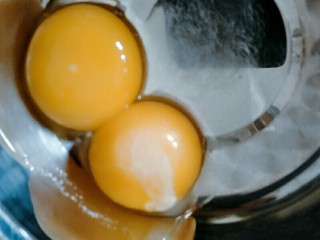 1、可爱的圣诞杯子蛋糕,鸡蛋蛋清蛋黄分离