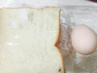 1、好好ci牌鸡蛋吐司,准备东西