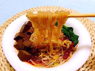 8、鸭血粉丝汤,好诱人的鸭血粉丝汤看着都要流口水