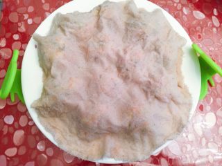 9、⚜彩虹肉丸子????,蒸之前在彩虹肉丸子上面放一个湿屉布