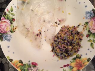 10、⚜彩虹肉丸子????,可能会剩下一部分彩虹花米饭