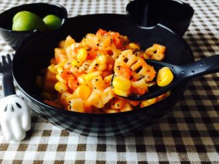 4、番茄意大利面,起锅后 撒上黑胡椒 然后 开动吧！！ 味道超赞的！！！