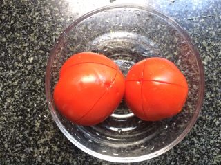 5、番茄土豆炖牛肉,番茄画十字