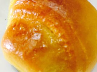 16、黄油牛角包,出炉凉下