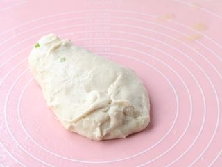 11、北方葱油千层饼,封好底部接口