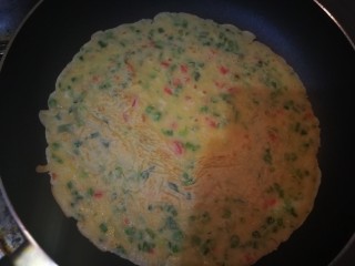 13、煎饼,再次翻面继续煎