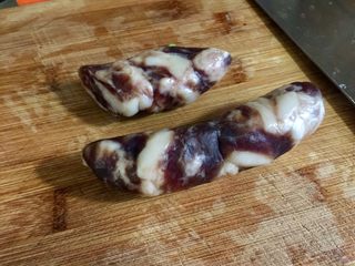 14、我爱炒饭系列➕五彩杂蔬香肠炒饭,香肠表面清洗一下