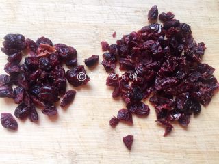 6、蔓越莓酥条,蔓越莓稍微切碎点