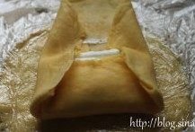 20、草莓班戟,继续将左右两端的班戟皮翻折