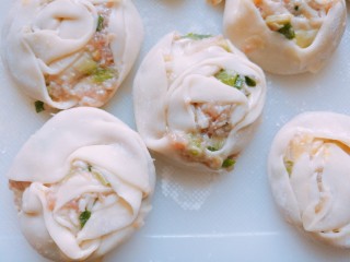 8、快手菜之简化版葱油饼,压扁,整形