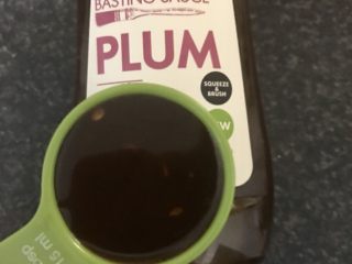 9、梅子洋葱猪大排,1汤匙梅子橙酱。