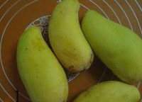 1、芒果布丁,准备芒果