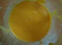3、芒果布丁,用料理机打成泥