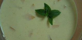 7、芒果布丁,放入乐扣碗内，冷藏至硬