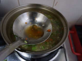 15、牛肉羹，鲜掉眉毛了！,放芝麻油，或者放橄榄油。