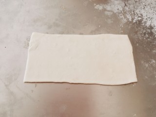 6、红豆派,取一份面片