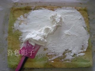 13、彩条蛋糕卷,奶油可以多抹，按照个人的喜好来