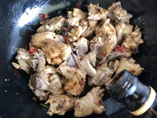 10、红烧啤酒鸡块,料酒半汤匙