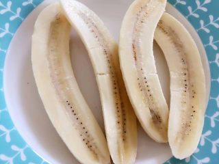 11、瑞典风味香蕉榛子酱薄饼-带着宝宝吃遍全球......,香蕉一开二