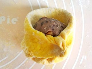 13、金灿灿的黄金南瓜豆沙馒头,像包包子一样，包起来