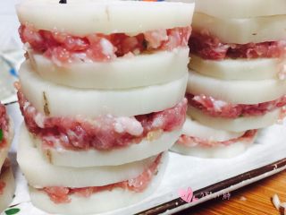 10、炸藕盒,依次做好所有莲藕