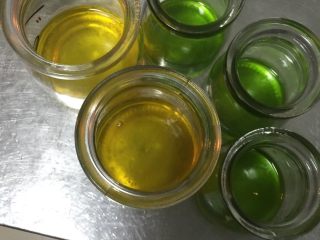 7、水果味布丁（超简单）,取出融化的QQ糖。