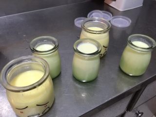 10、水果味布丁（超简单）,搅拌均匀。