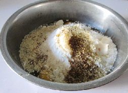 2、酥香小麻花 ,将所用的原料放入盆中。