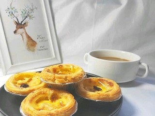 16、欧式风情下午茶|加了苹果的蛋挞,200度烤至20分钟即可。