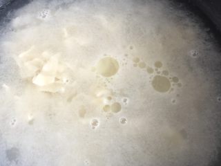 7、葱油面片,冷水煮面片，水容易浑浊。