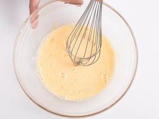 5、脏脏蛋挞,搅拌均匀