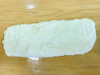 6、东北软炸麻花-妈妈的味道,拍扁，长方形，比较容易切段儿。