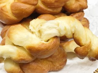 20、东北软炸麻花-妈妈的味道,香甜软绵。