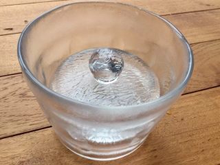 4、神下饭之酸苦瓜炒卤肥肠,备好腌渍罐和熟盐水（白开水将盐化开即可）。这是我从某宝上买的专门腌渍的罐子。其实可拿任何容器代替。