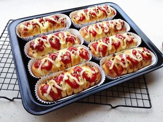 16、香葱火腿包,出炉，晾凉。