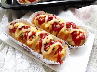 17、香葱火腿包,来一张美美的成品图。