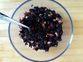 8、黑米雪花球,混合均匀待用