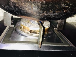 10、清炒包菜,小火热锅后倒油