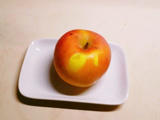 1、烤苹果片,苹果一个