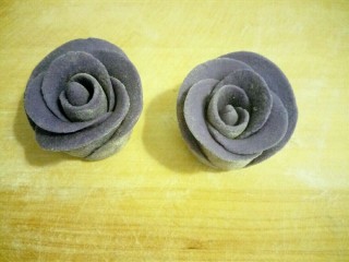 14、蓝色妖姬,整理一下花瓣就完成了