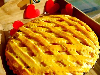 21、圣诞苹果派-超级酥皮,19. 食用时，小心切开，搭配香草冰激凌最佳。