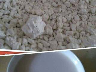 1、炸鲜奶,干淀粉加水调成糊