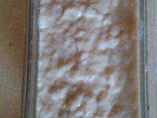 5、炸鲜奶,放入冰箱冻