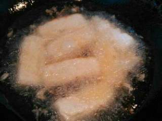 11、炸鲜奶,油要多，小火炸