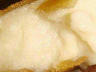 13、炸鲜奶,扒开看看里面的奶，，