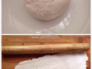 3、Q弹水晶紫薯卷,加水揉成团之后用擀面杖擀平