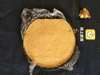 6、豌豆糕,冷藏好的豌豆糕,取出切块直接食用。非常完美????