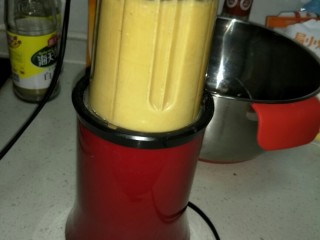 9、豌豆糕,再做一些细腻的。这个需要料理机打碎。