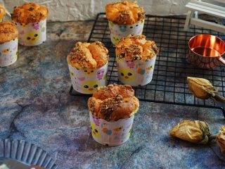 12、核桃杯子蛋糕,香喷喷的纸杯蛋糕出炉了